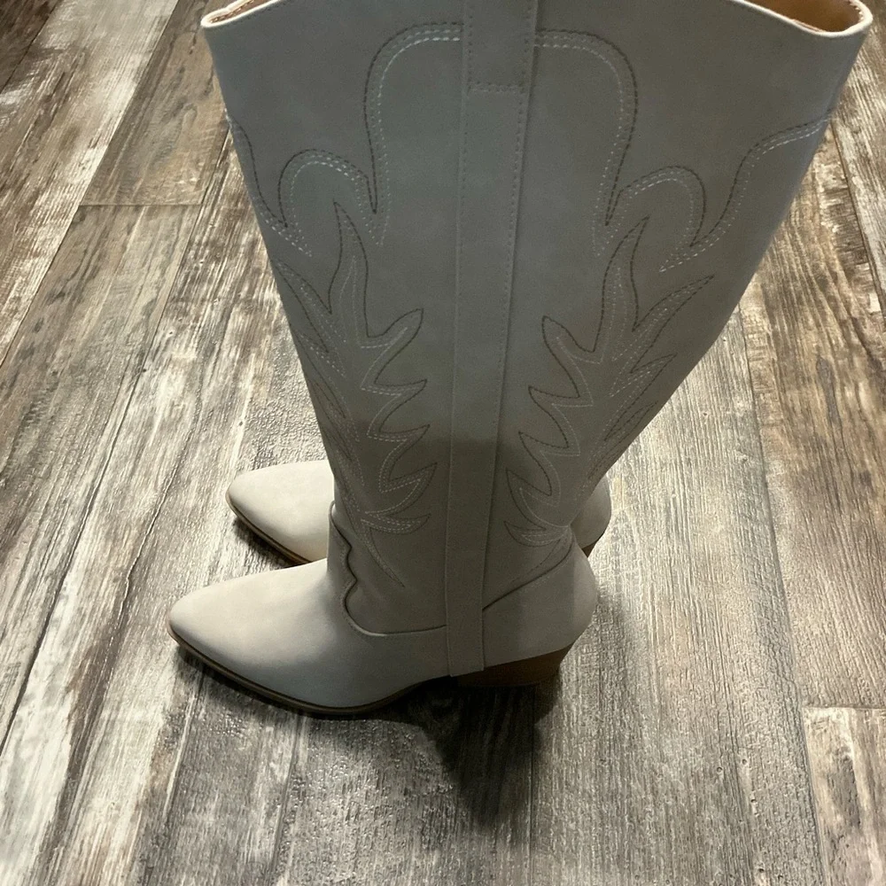 LC Lauren Conrad Women’s Knee-High Western Boot - Cream Size 9.5